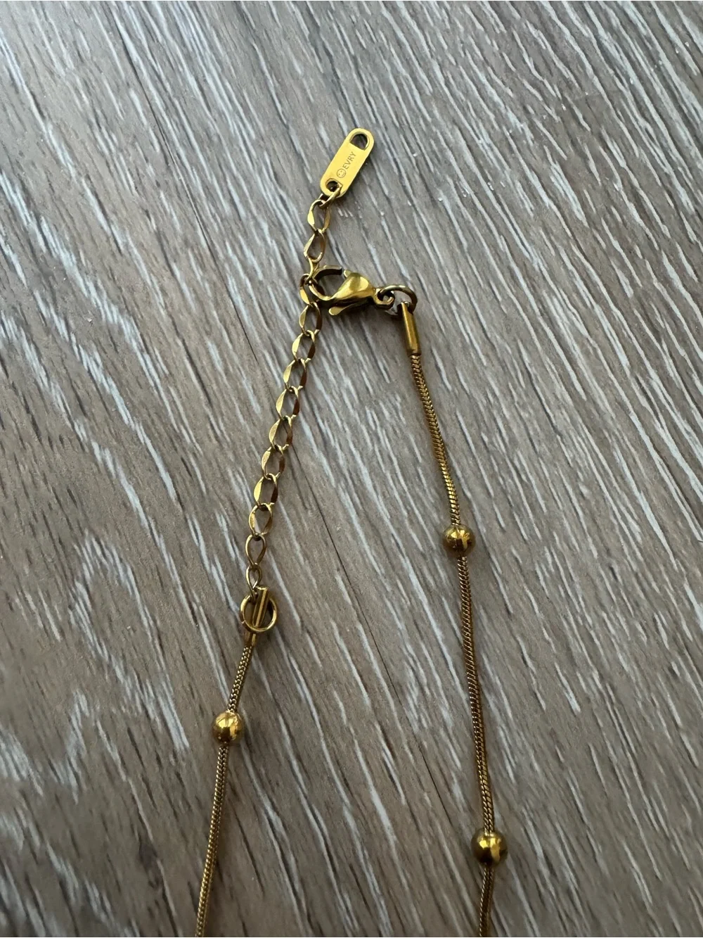Lot of 3 gold tone women’s fashion necklaces